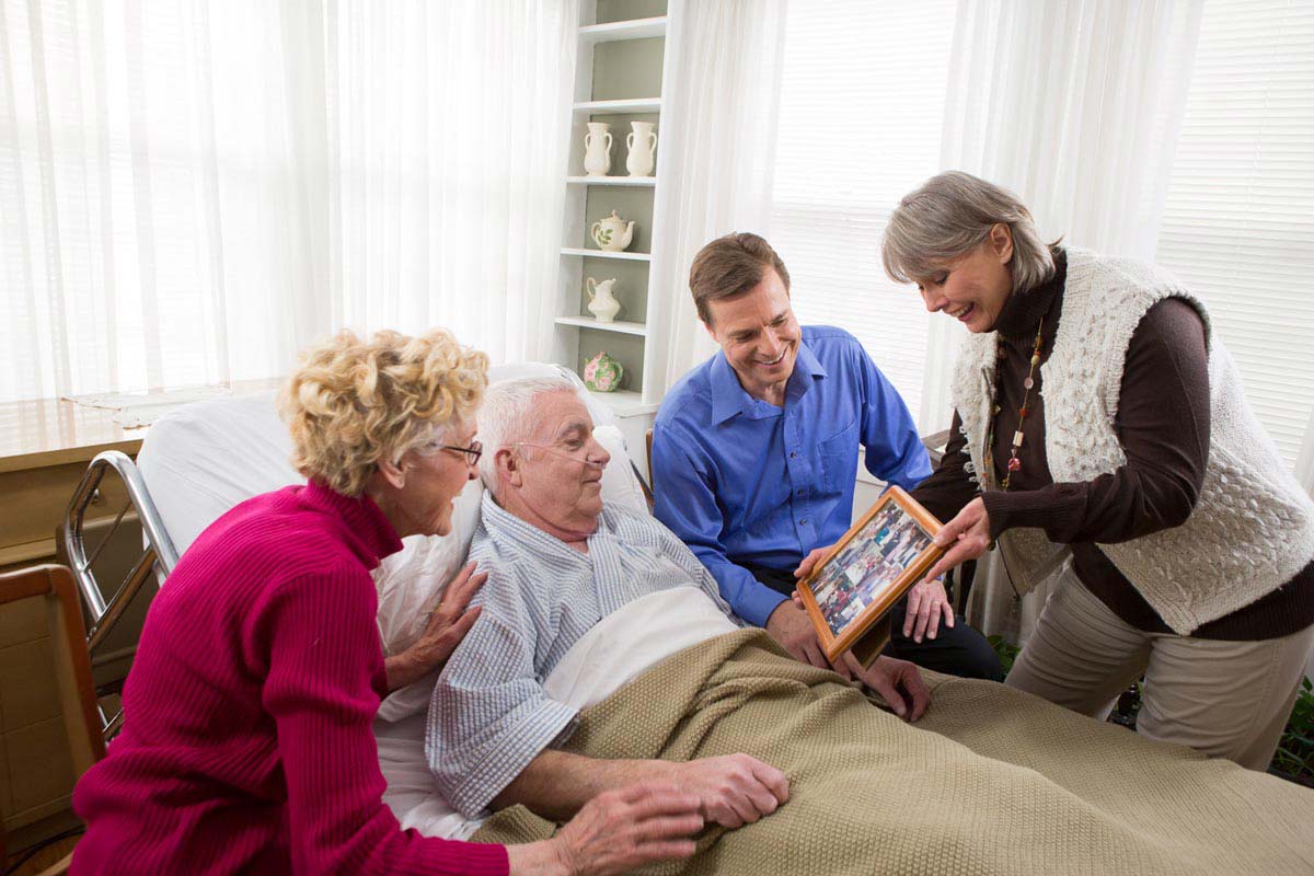 How to Ask Family for Help When Caring for Your Elderly Parent